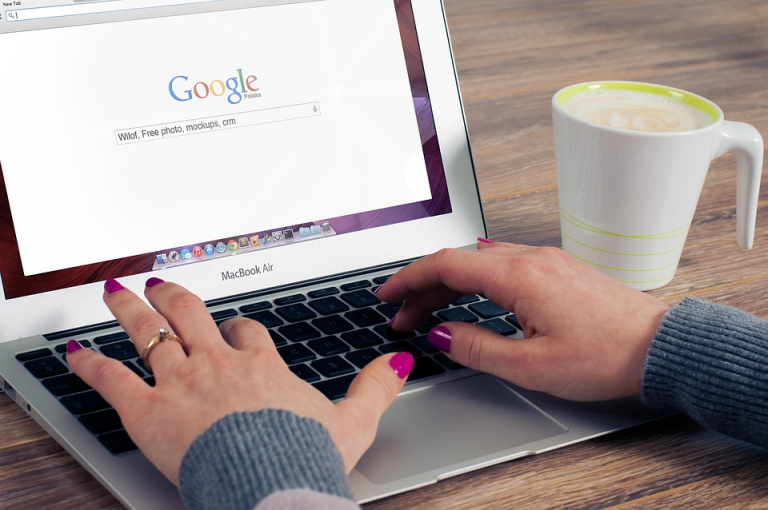 How To Add SEO Keywords To Your Website (With Examples)
